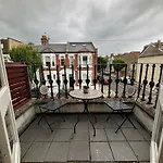Cute House In Central London