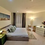 Wembley Stadium Comfort Stay Cosy Room With A View Concerts, Matches And More