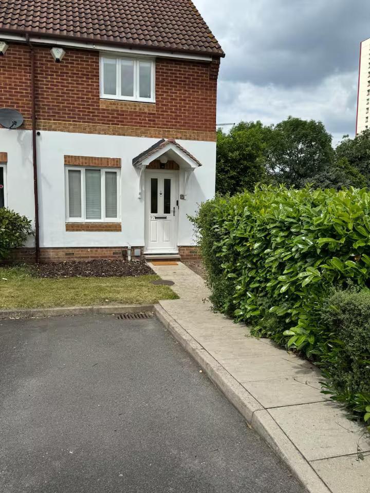 Twickenham Hideaway *