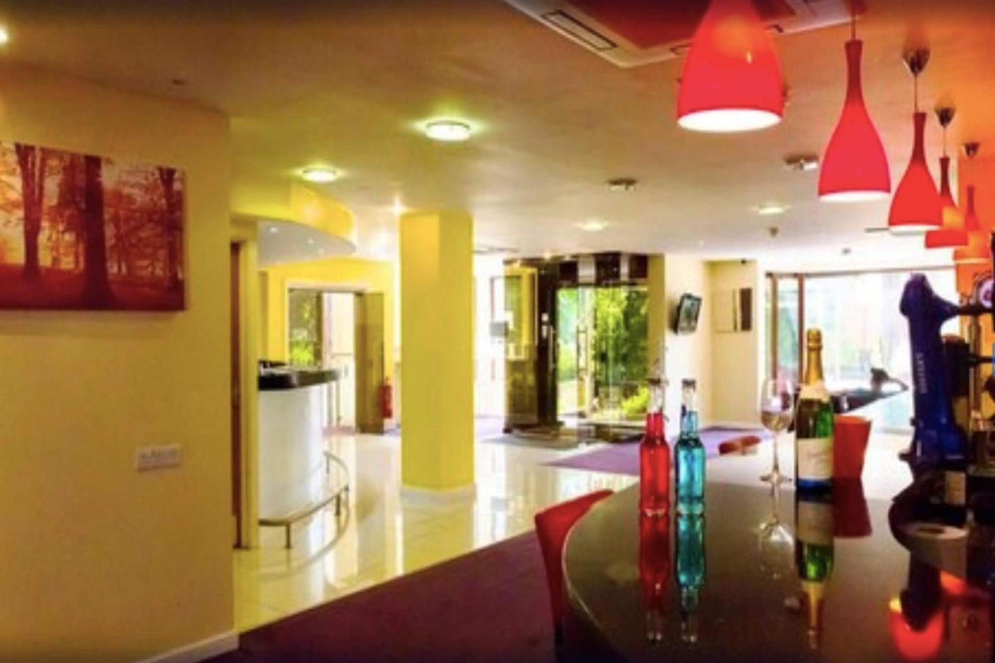Hotel The 2*