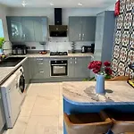 4 Bedroom House Rented By The Room