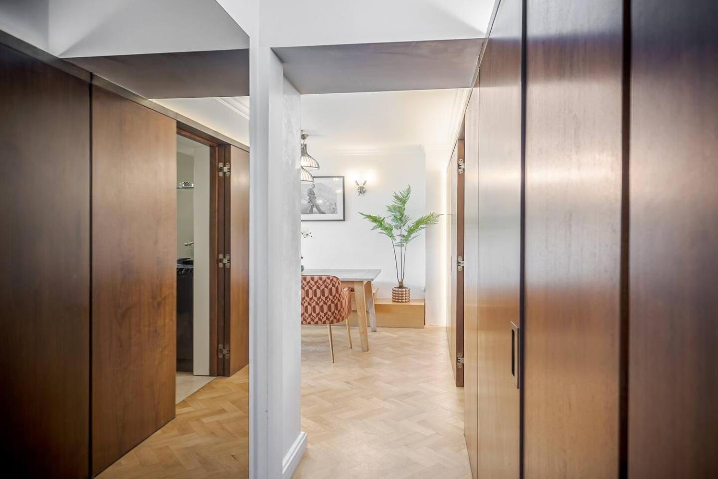 Modern Knightsbridge With Balcony Overlooking Harrods Prime Location * London