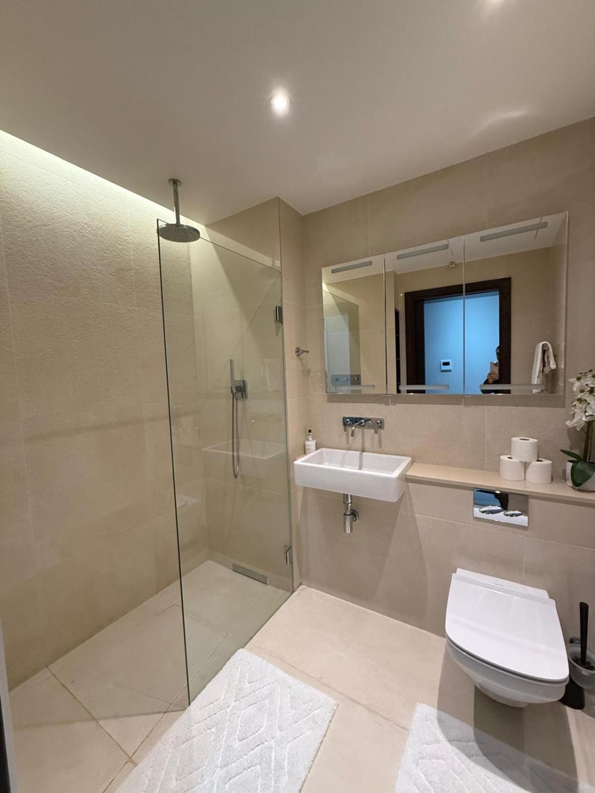 Modern Luxury Entire Covent Garden Sleeps 5 600sqft