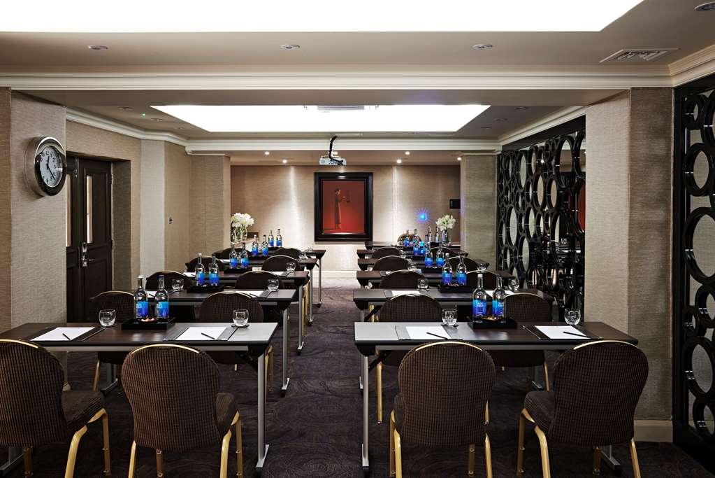 Radisson Blu Hotel, South Kensington - Formerly Vanderbilt Hotel 4*