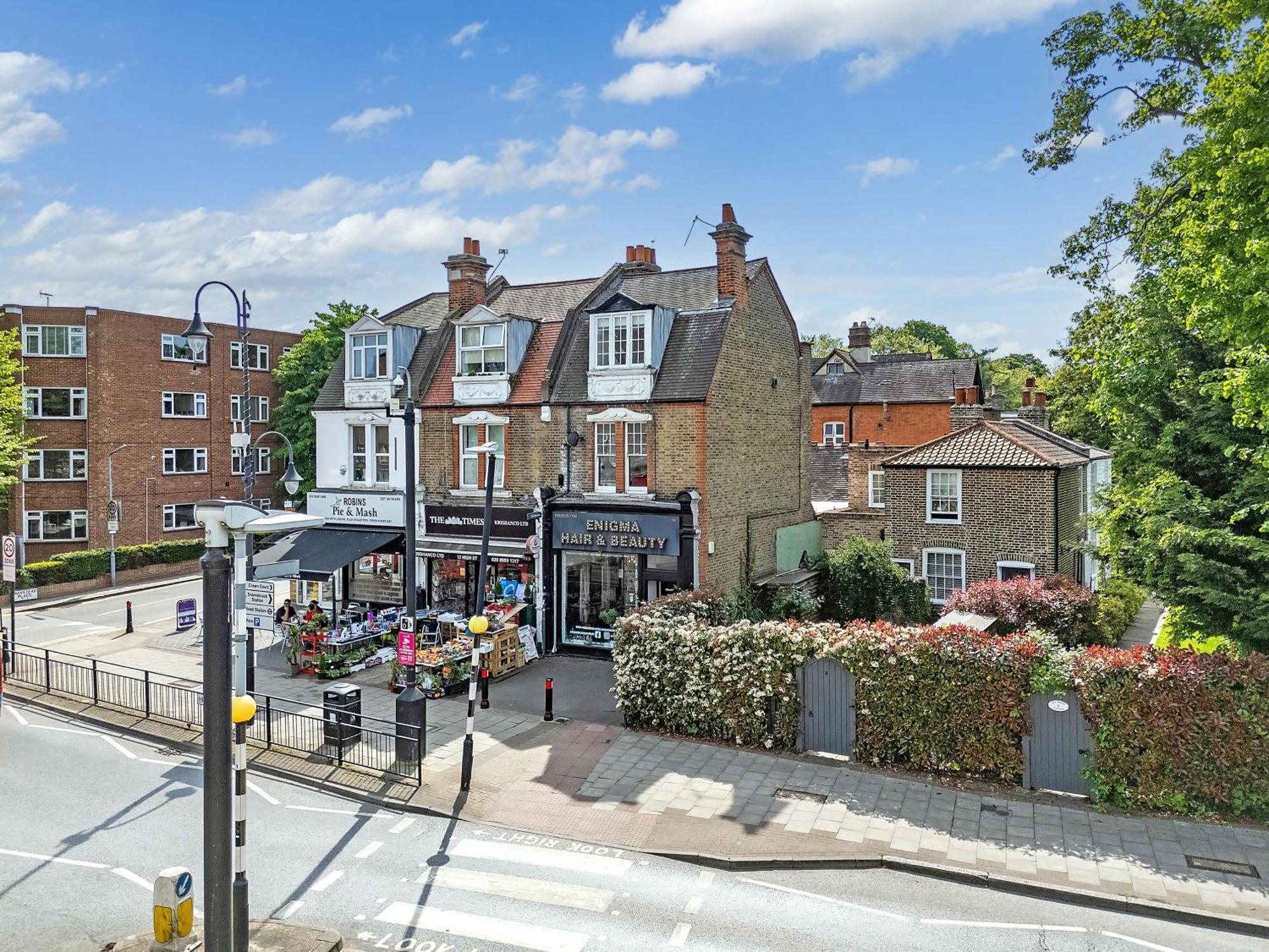 Apartment Wanstead Gem! Bright, Cosy & Immaculate 1 Bed On The High Street! London