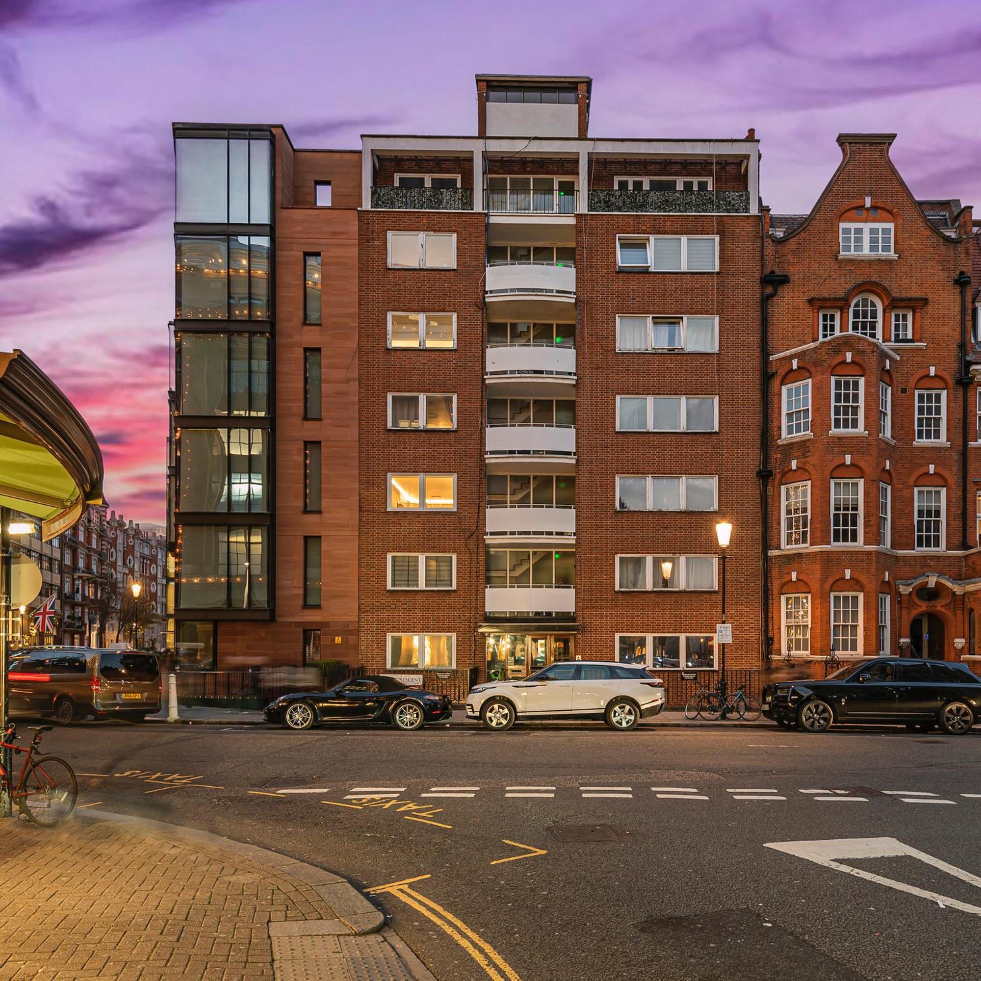 Modern Knightsbridge With Balcony Overlooking Harrods Prime Location *