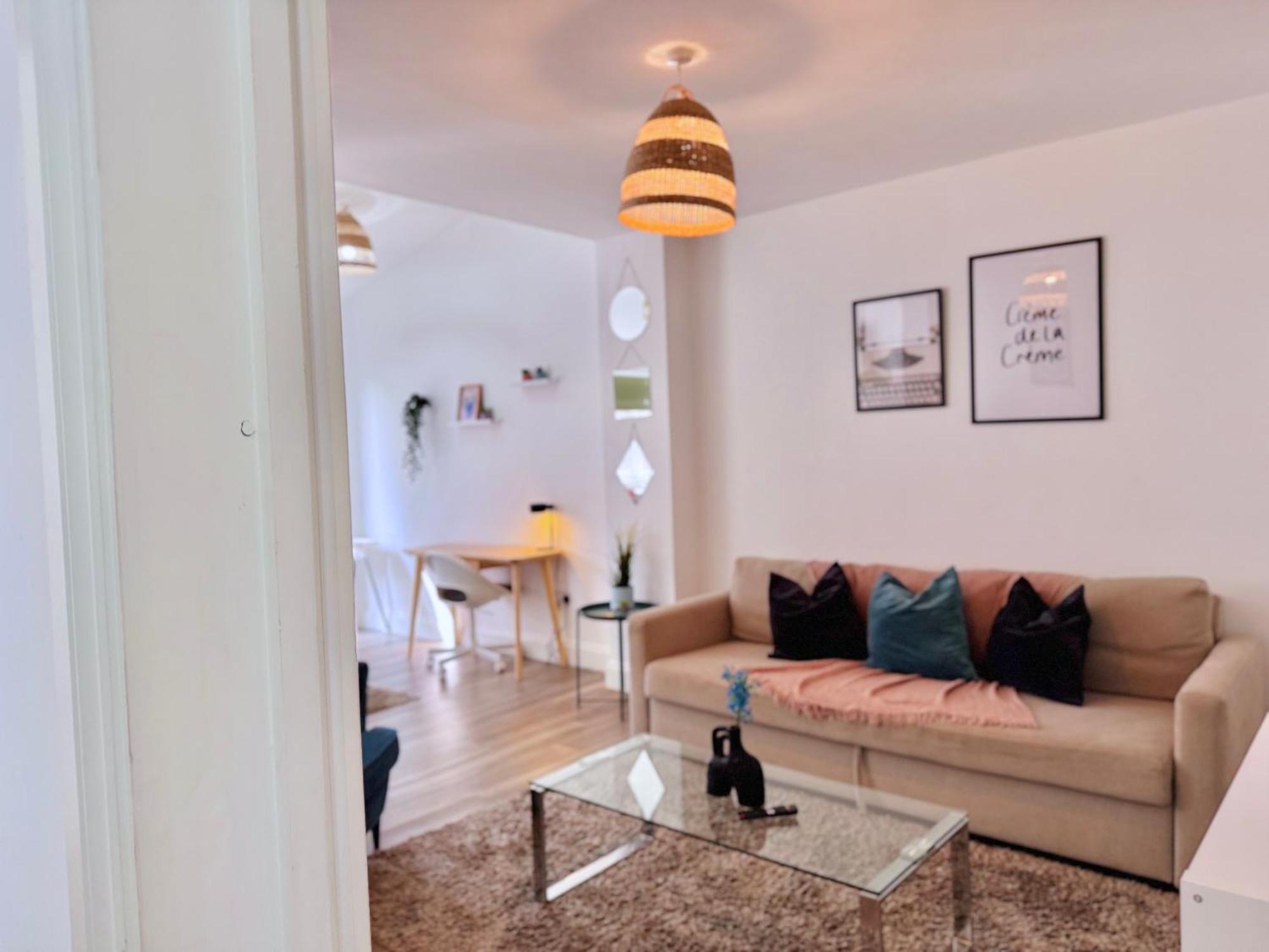 Cosy 1-bed Flat 30min To & Parking London