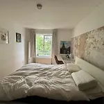 Chic 1Bd Loft-Style Flat Heart Of North London