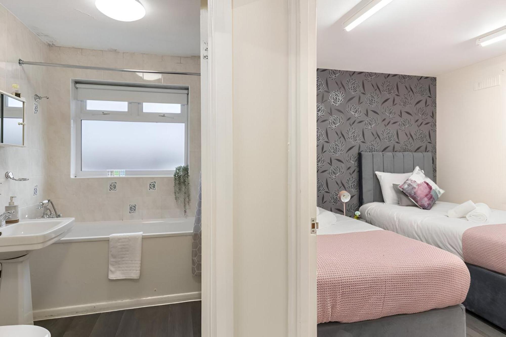 Charming 1-br Flat In Prime North Location *
