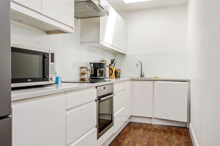 Stylish 2br With Balcony In Islington - 4 People *