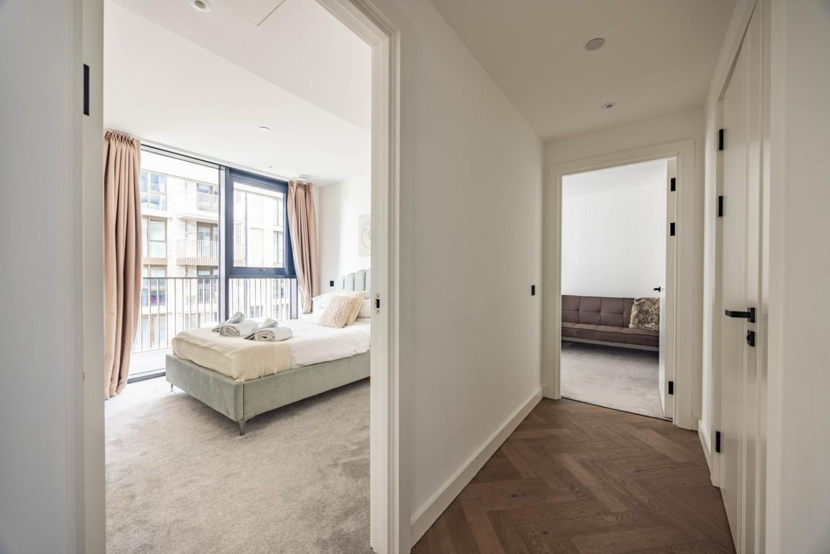Apartment New | Luxury 2bd/2b Wapping London