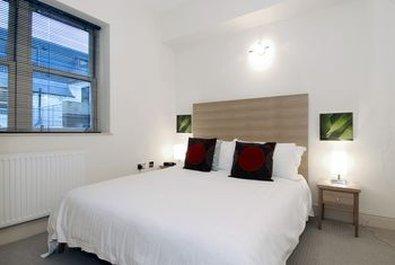 Clarendon 140 Minories 4* London