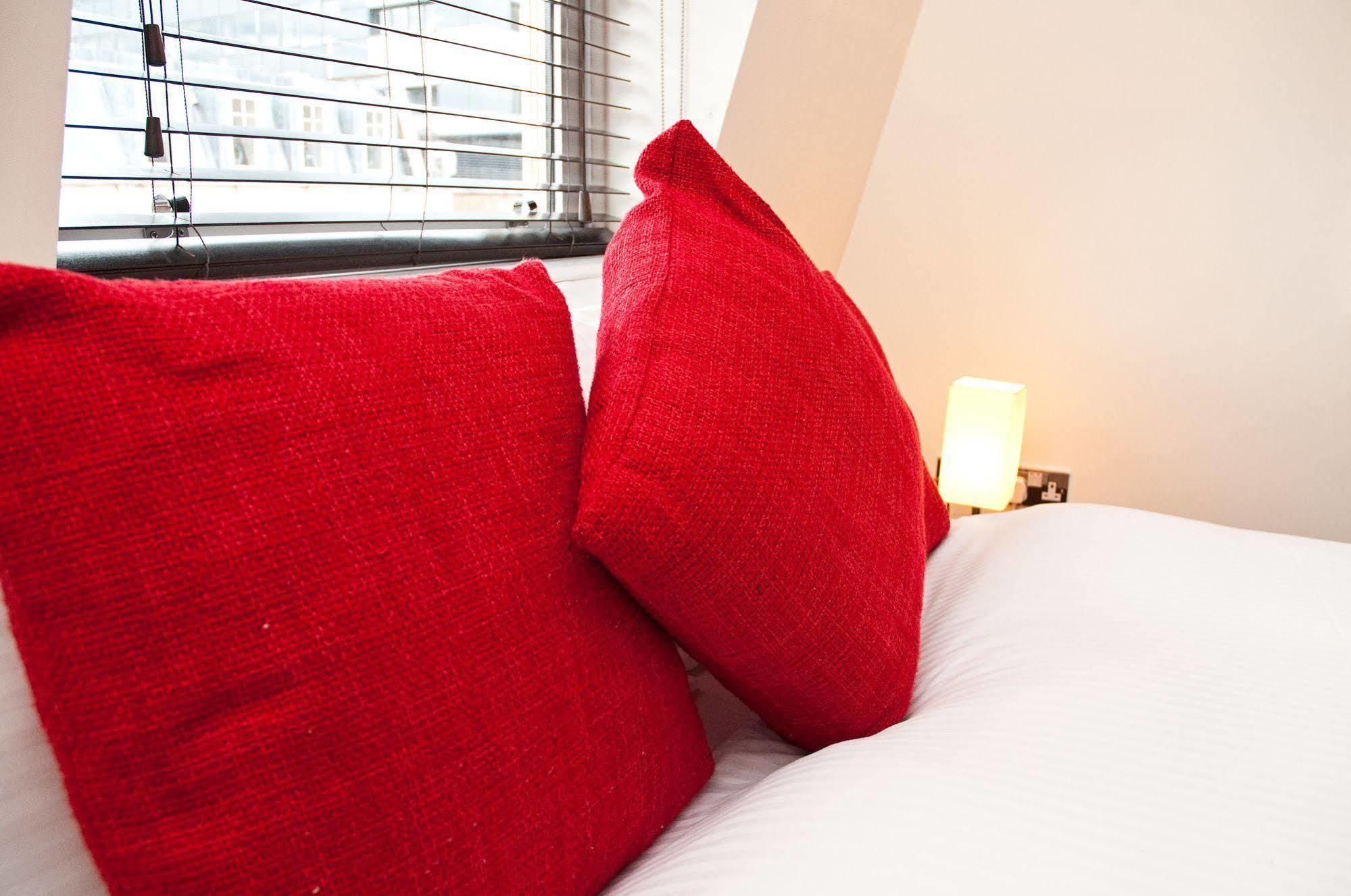 Hotel Clarendon 140 Minories 4*