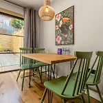 Stylish 3Br Home By Clapham Common With Parking
