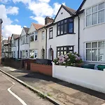 Alross Guest House With Breakfast Free