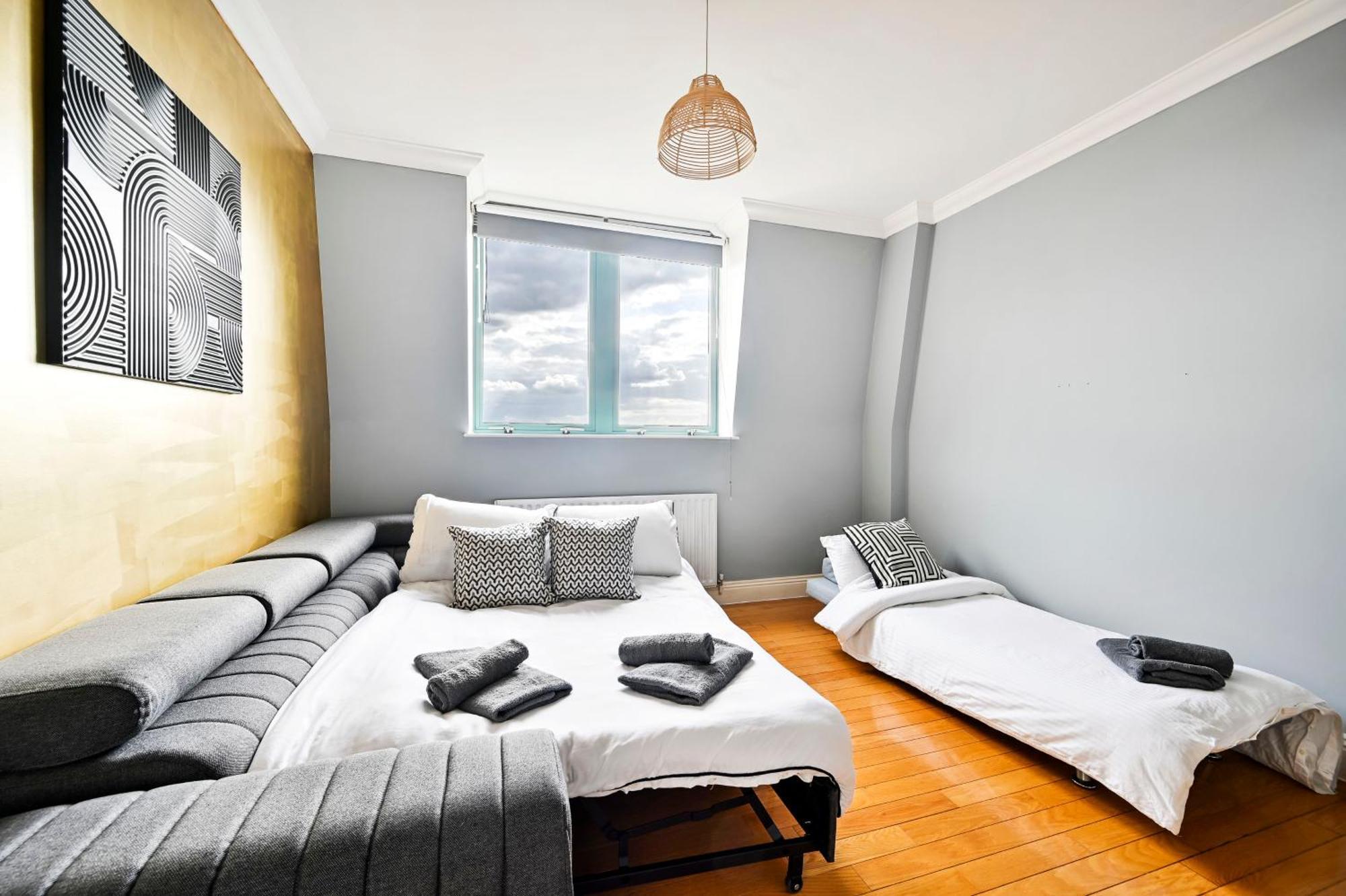Stylish Escape - Boutique Living In Apartment *