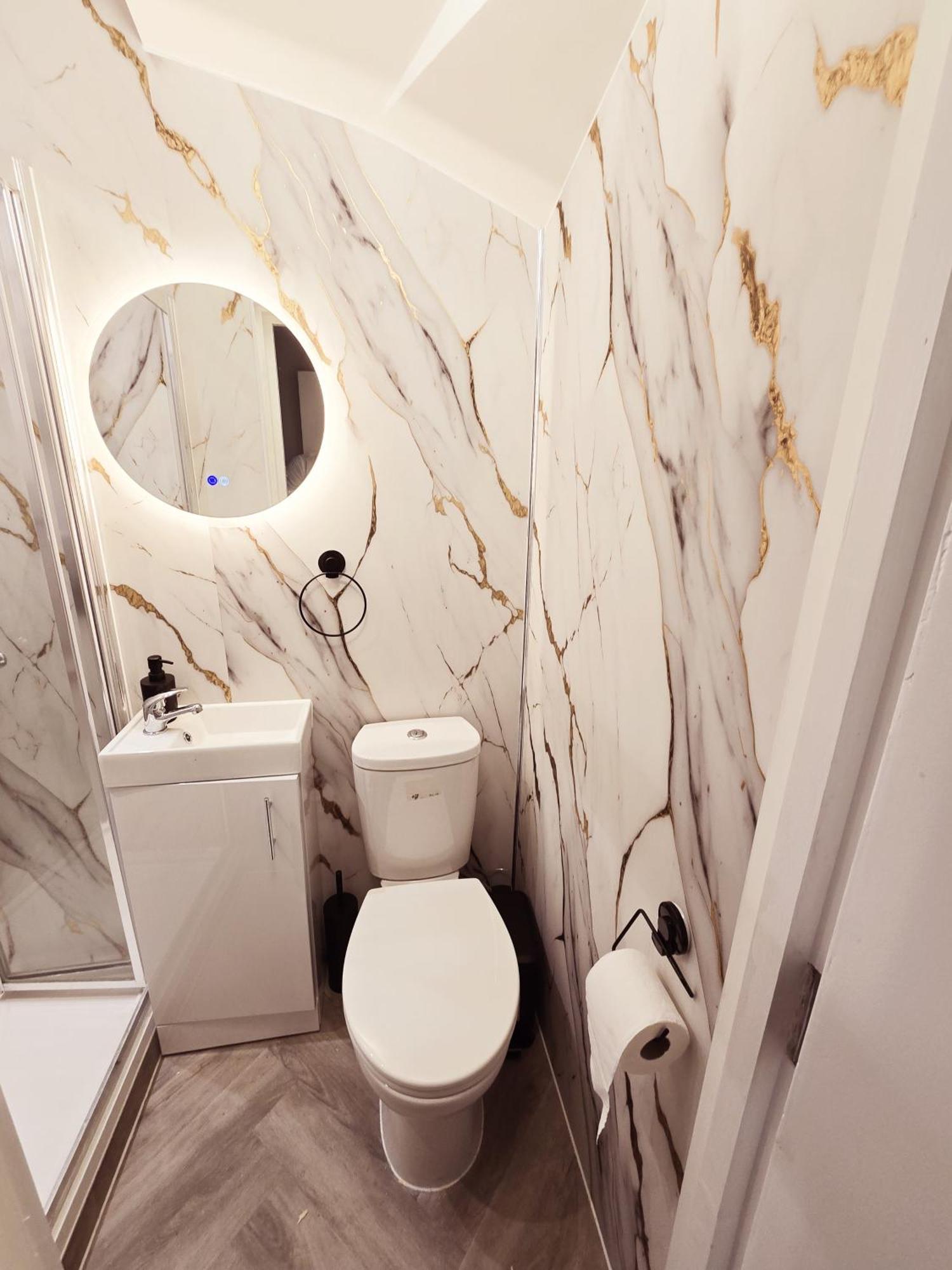 Alross With Breakfast Free Guest house London