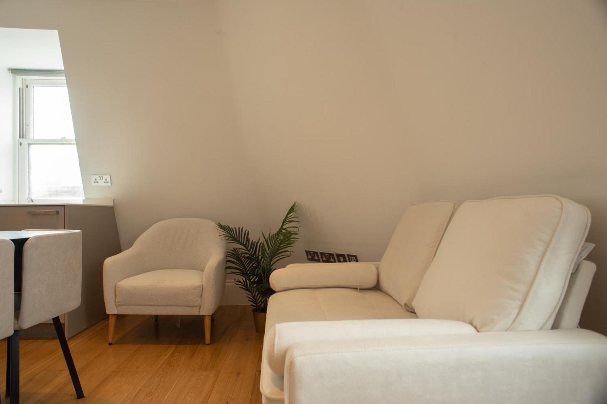 Soho Royal View Apartment
