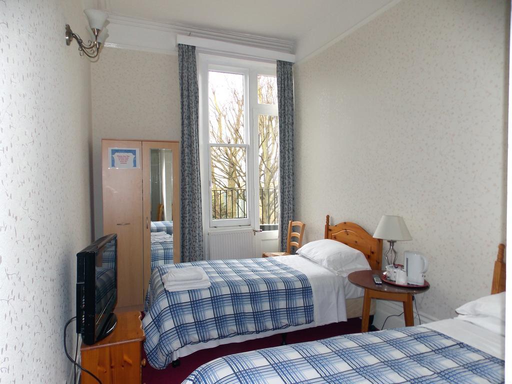 Dillons Guest house 3*