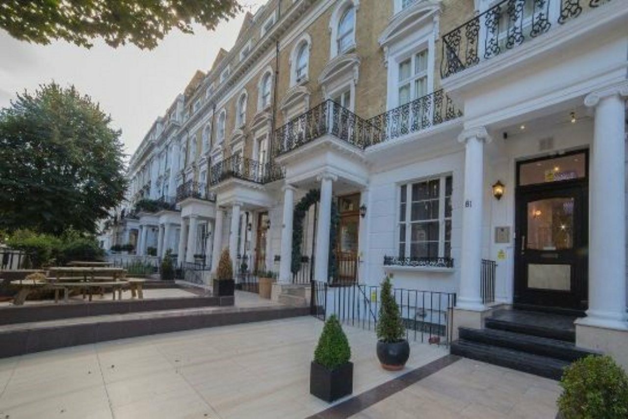 Apartment Imperial Court Studios London