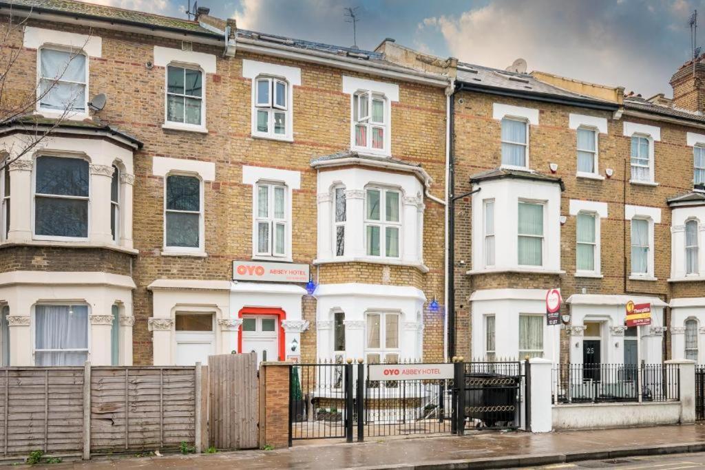 Top Hotels in Shepherds Bush London