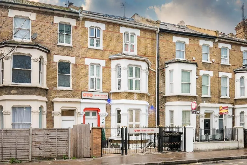 Top Hotels in Shepherds Bush London